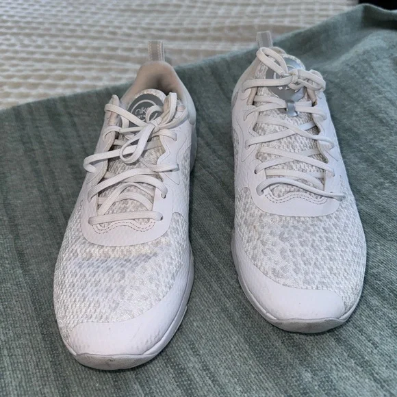 Renew In-Season TR 11 Athletic Sneaker (Women) - Picture 2 of 8